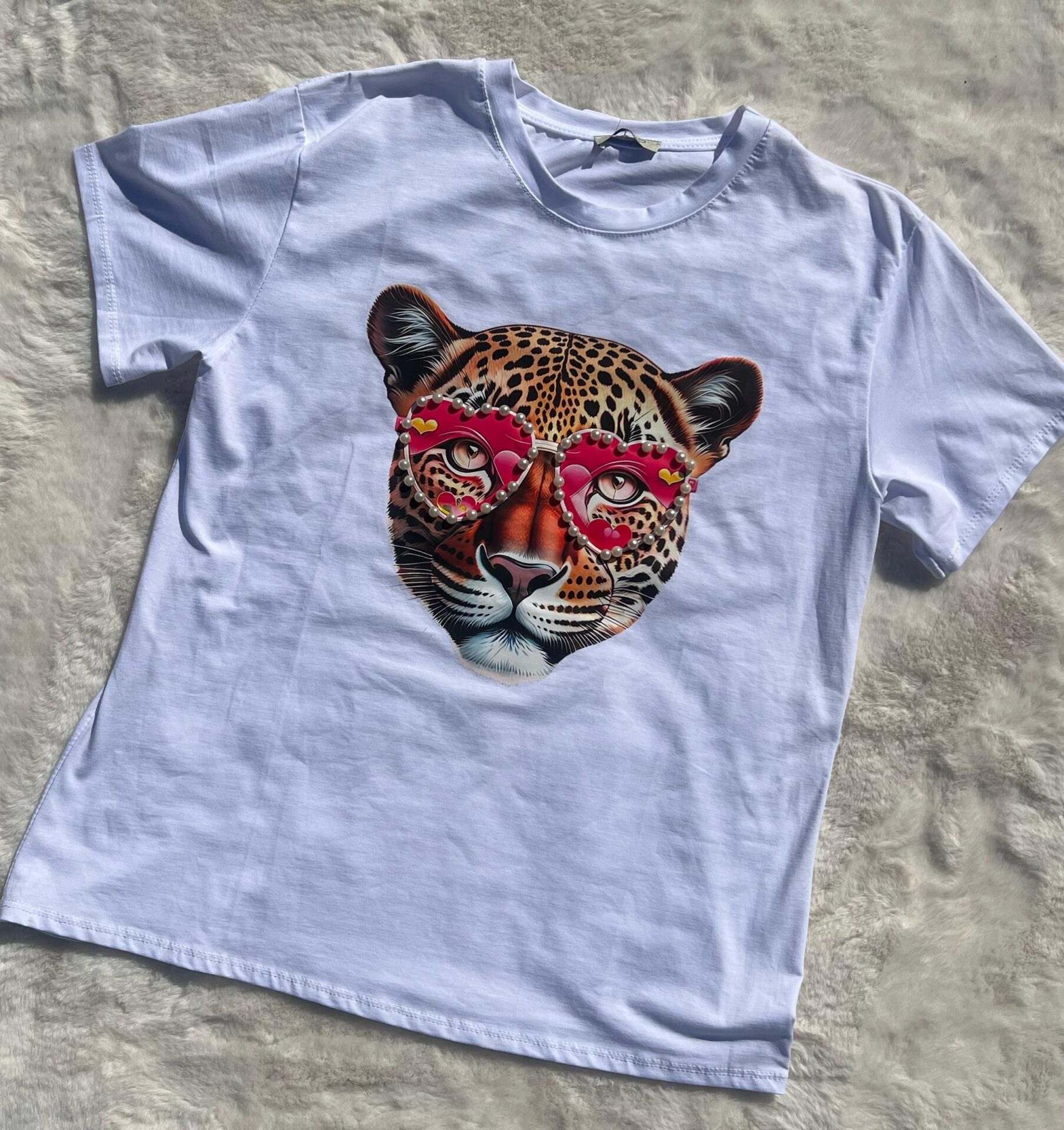 Dames T-shirt panter met gekleurde parelbril - Afbeelding 3