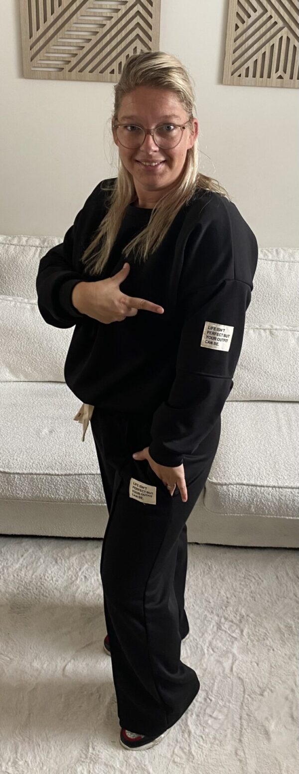 Life isn’t perfect two pieces set